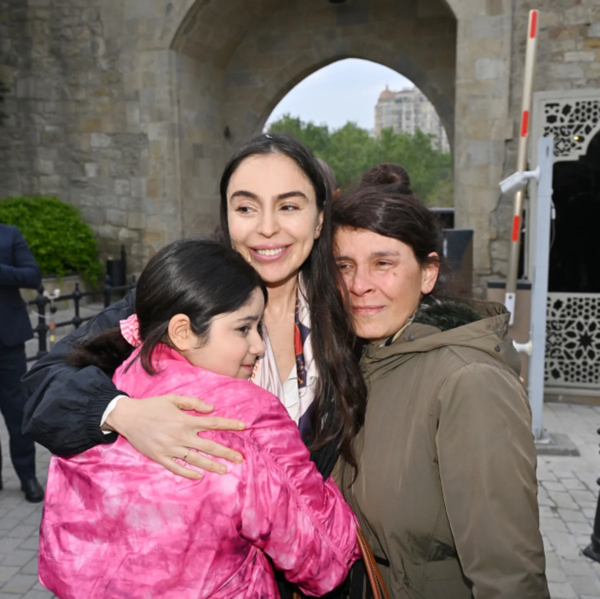 Leyla Əliyeva və Arzu Əliyeva Beynəlxalq Xalça Festivalını ziyarət ediblər
